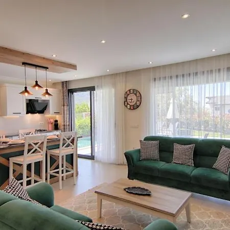 Efe Ovacik 4*